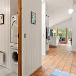 3 Bedroom Lovely In Nexo Vester Sømarken