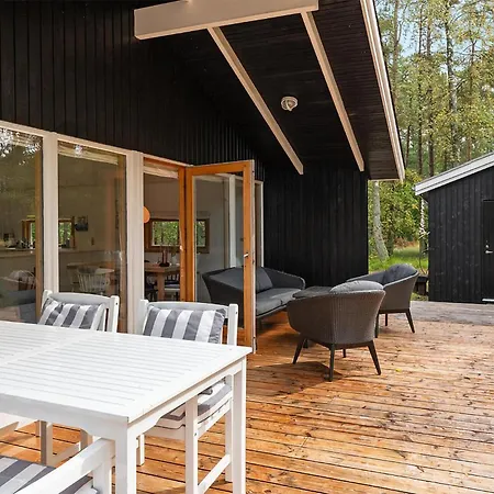 3 Bedroom Lovely In Nexo Ferienhaus