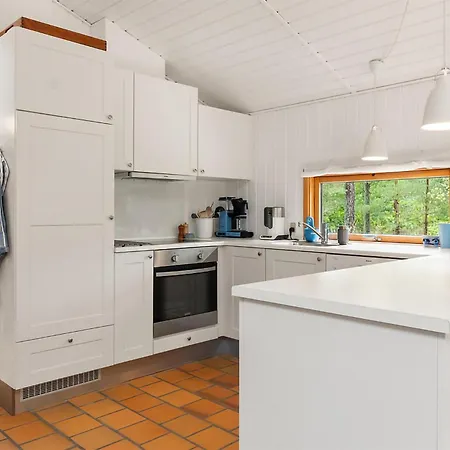 3 Bedroom Lovely In Nexo Ferienhaus